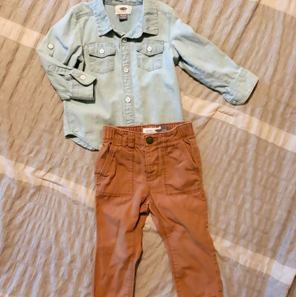 Old Navy Denim & Khaki set (18-24mo)